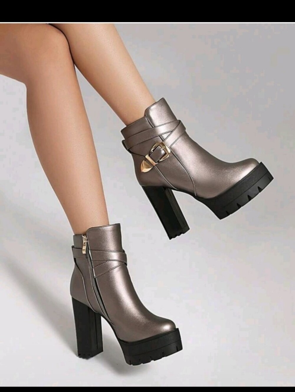 Women's Metalic Platform Chunky Heel Boots Size NEW WITH BOX Size 5.5